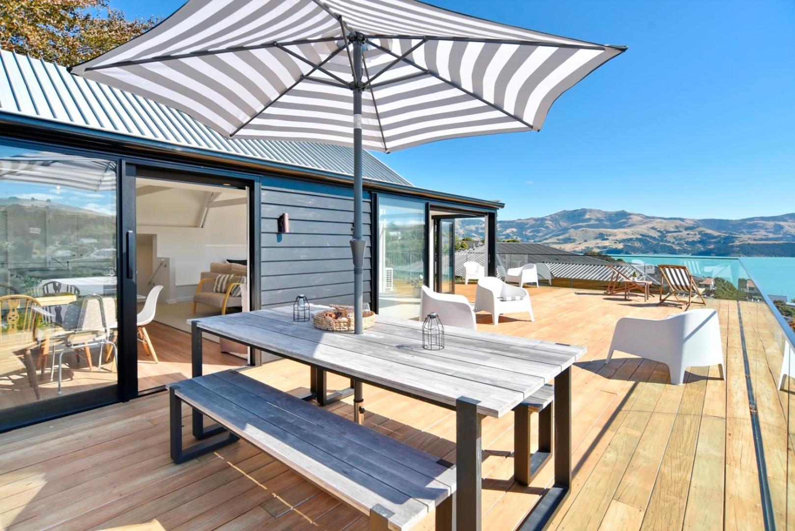 Akaroa Harbour View - Christchurch Holiday Homes ภายนอก รูปภาพ