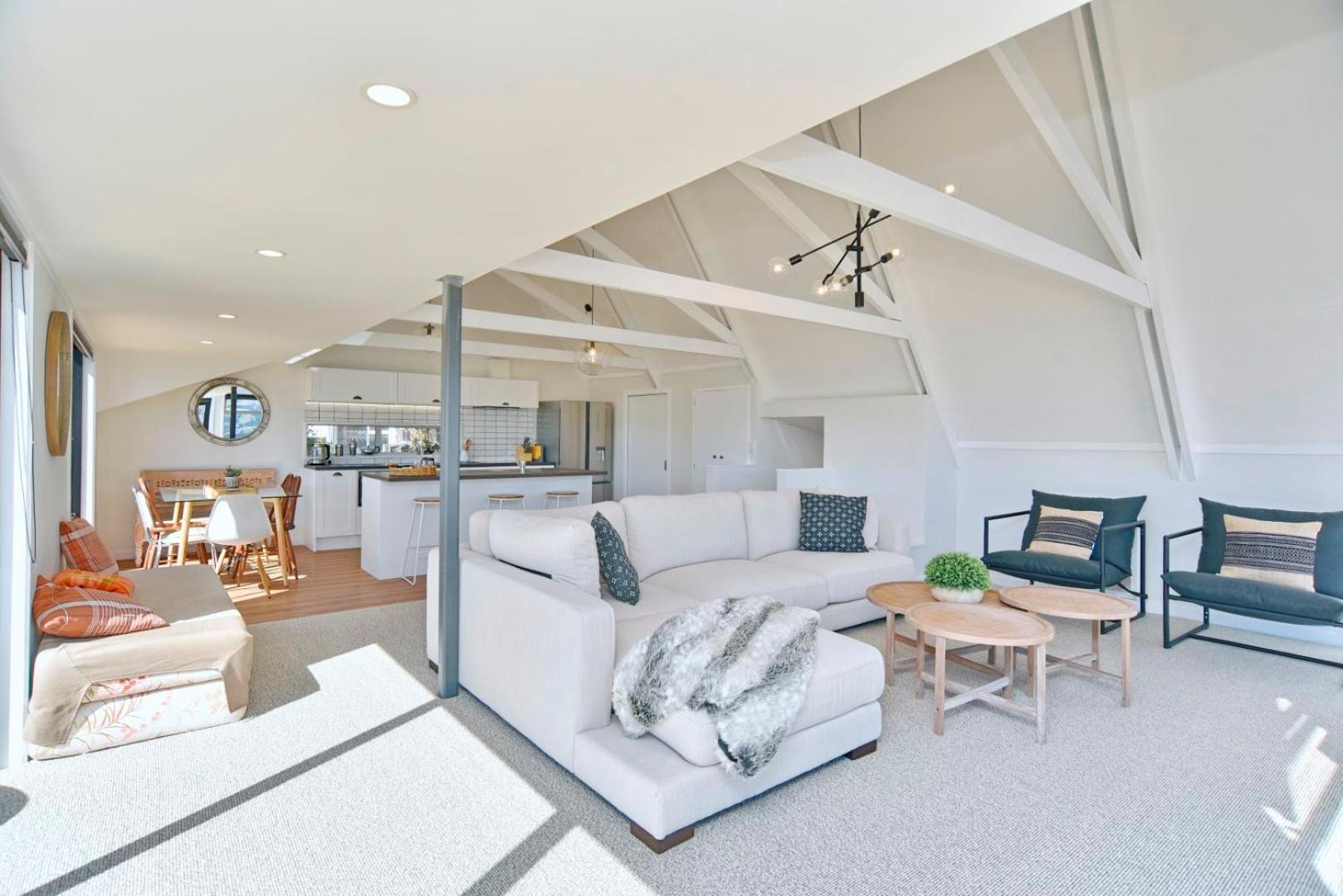 Akaroa Harbour View - Christchurch Holiday Homes ภายนอก รูปภาพ
