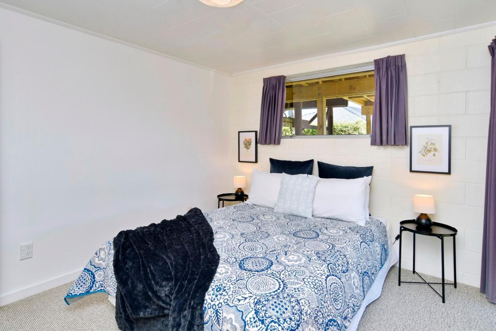 Akaroa Harbour View - Christchurch Holiday Homes ภายนอก รูปภาพ