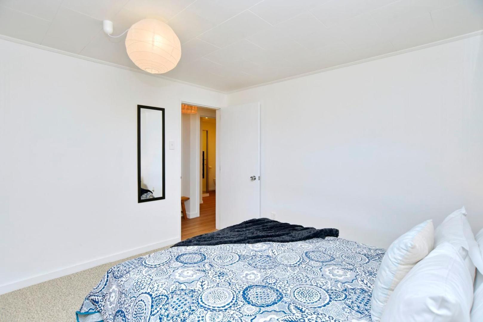 Akaroa Harbour View - Christchurch Holiday Homes ภายนอก รูปภาพ