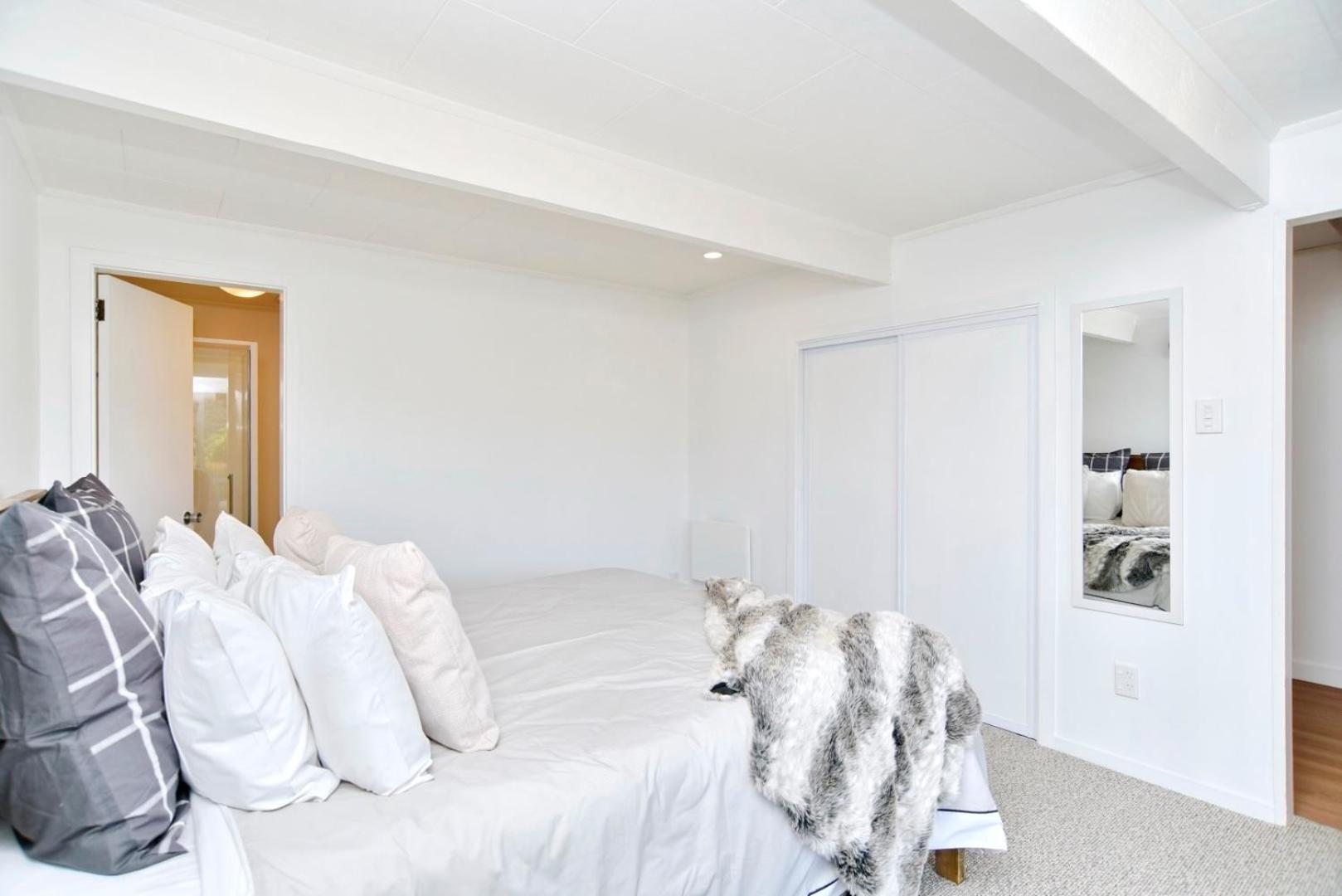 Akaroa Harbour View - Christchurch Holiday Homes ภายนอก รูปภาพ