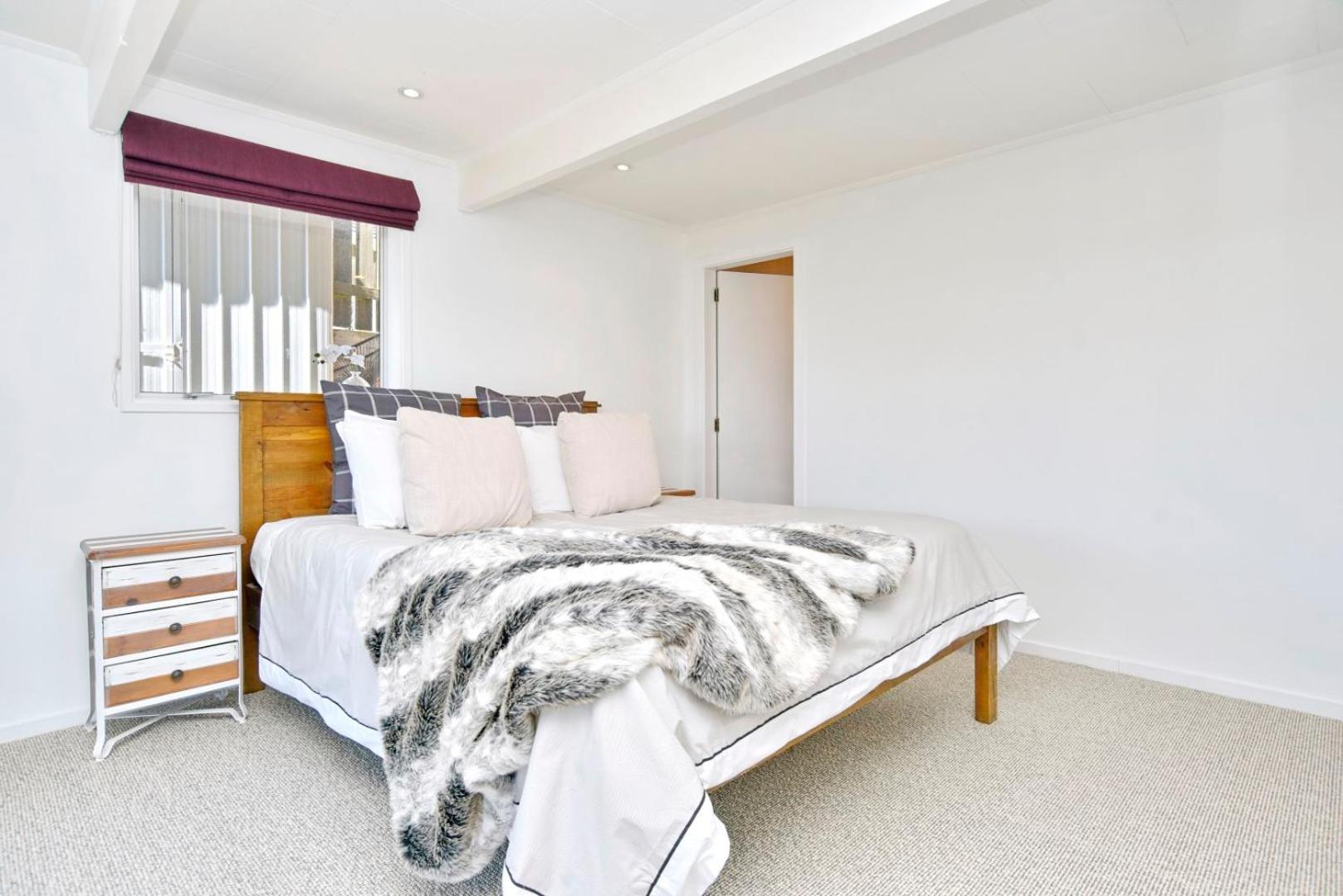 Akaroa Harbour View - Christchurch Holiday Homes ภายนอก รูปภาพ